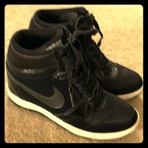 Nike Sky High Force wedge Heel Sneakers size 5.5